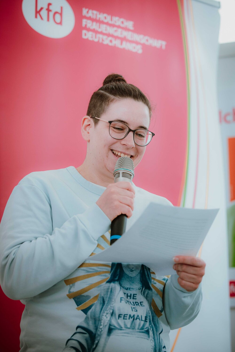 Viola Kohlberger beim Preacher-Slam Viola Kohlberger beim Preacher-Slam der kfd