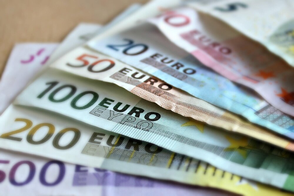 martaposemuckel auf Pixabay_Geldscheine Geldscheine aufgefächert